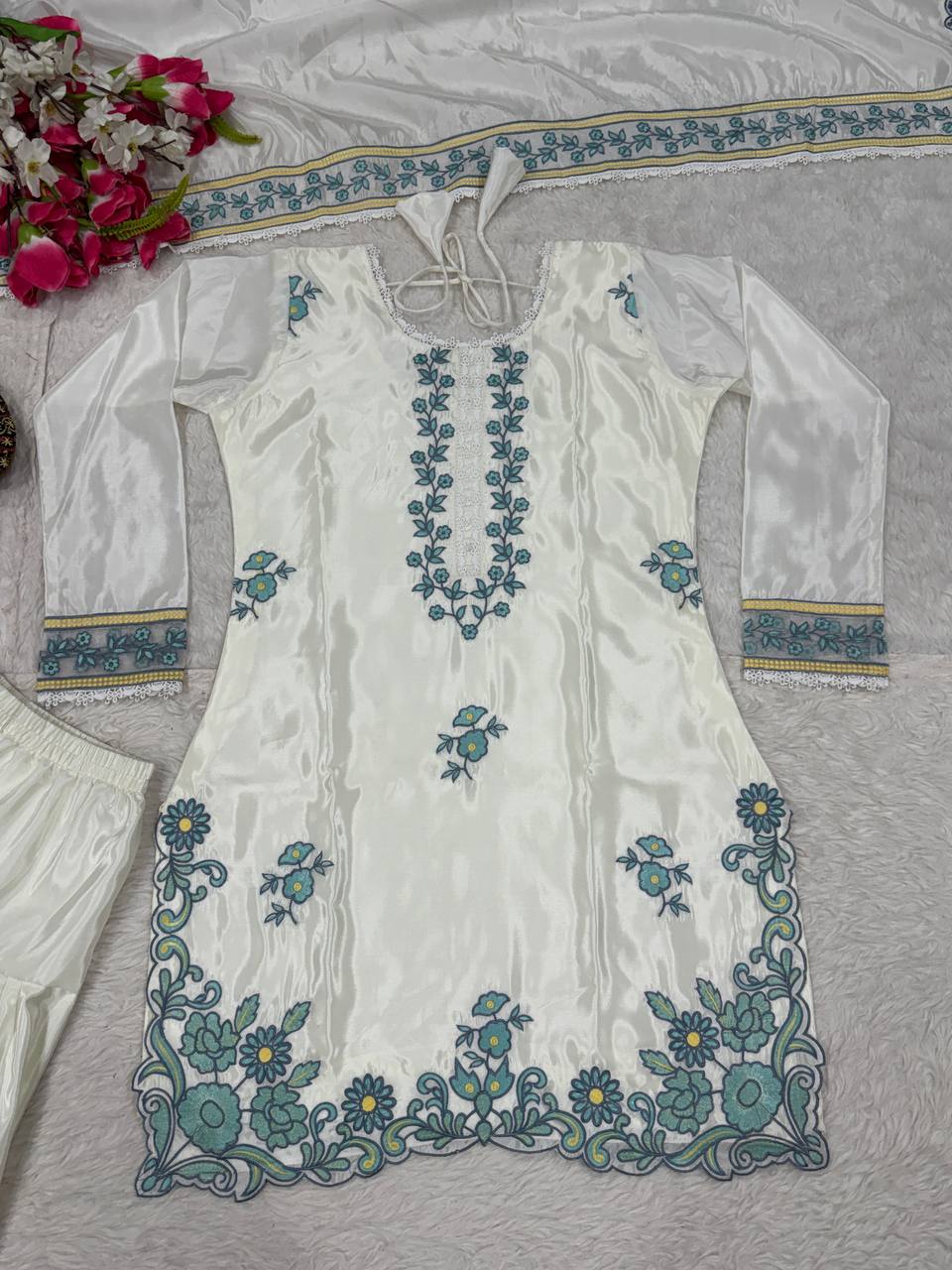 Editorial Pearl & Sage Contrast Co-ord